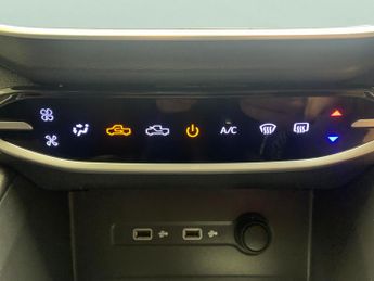 Maxus T90ev 88.5kWh Elite Pickup Double Cab RWD (177 ps) - PRIVACY GLASS - P