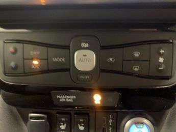 Nissan Leaf 39kWh N-Connecta (150 ps) - LANE DEPARTURE  - HEAT PACK