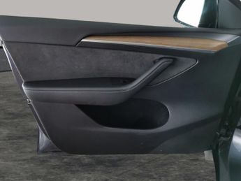 Tesla Model Y (Dual Motor) Long Range 4WDE (384 bhp) - 360 CAM - LED - REVERSE