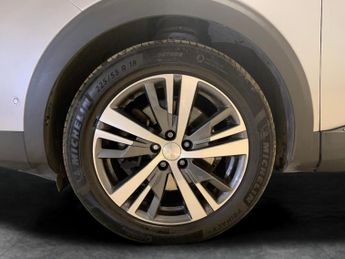 Peugeot 3008 1.6 13.2kWh Allure Premium Plug-in e-EAT (225 ps) - LANE DEPARTU