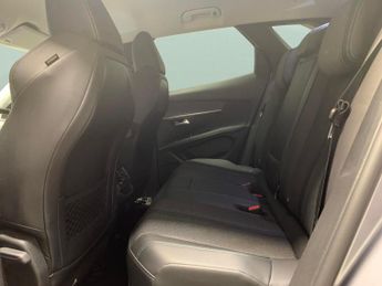 Peugeot 3008 1.6 13.2kWh Allure Premium Plug-in e-EAT (225 ps) - LANE DEPARTU