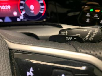 Volkswagen Golf 2.0 TDI GTD DSG (200 ps) - DIGITAL DASH - PADDLE SHIFT - PARK SE