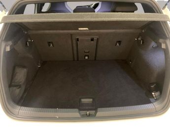 Volkswagen Golf 2.0 TDI GTD DSG (200 ps) - DIGITAL DASH - PADDLE SHIFT - PARK SE