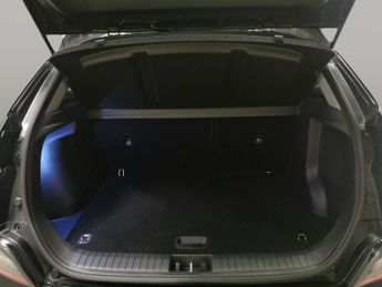 Hyundai Kona 64kWh Ultimate (10.5kW Charger) (204 ps) - NAV - HEATED STEERING