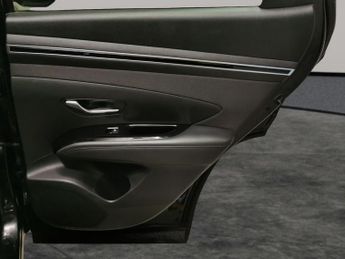 Hyundai Tucson 1.6 T-GDi 13.8kWh Premium Plug-in 4WD (265 ps) - LED - REVERSE C