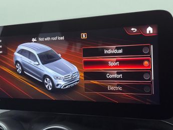 Mercedes-Benz GLC 2.0 GLC300de 13.5kWh AMG Line (Premium) Plug-in G-Tronic+ 4MATIC
