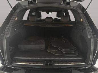 Mercedes-Benz GLC 2.0 GLC300de 13.5kWh AMG Line (Premium) Plug-in G-Tronic+ 4MATIC