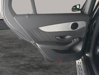 Mercedes-Benz GLC 2.0 GLC300de 13.5kWh AMG Line (Premium) Plug-in G-Tronic+ 4MATIC