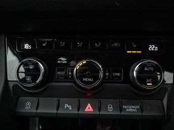 Skoda Kodiaq 2.0 TDI SportLine DSG 4WD (7 Seat) (150 ps) - SMARTLINK - 7 SEAT