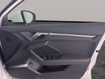 Audi A3 1.4 TFSIe 40 S line Sportback Plug-in S Tronic 13kWh (204 ps) - 
