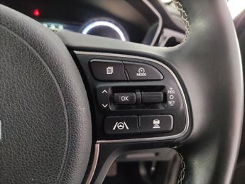 Kia Niro 64kWh 2 (201 bhp) - CRUISE - PADDLE SHIFT - 17IN ALLOYS