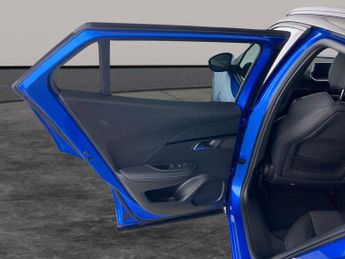 Peugeot E-2008 50kWh GT (136 ps) - BLIND SPOT ASSIST - LANE DEPARTURE  - BLUETO