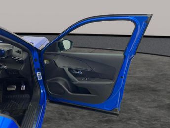 Peugeot E-2008 50kWh GT (136 ps) - BLIND SPOT ASSIST - LANE DEPARTURE  - BLUETO