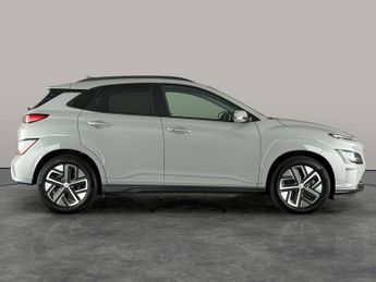 Hyundai Kona 39kWh Premium (10.5kW Charger) (136 ps) - HEATED SEATS - HEATED 