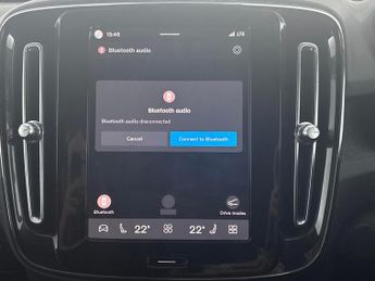 Volvo XC40 Recharge 69kWh Core (231 ps) - BLACK ROOF RAILS - PARK ASSIST - 