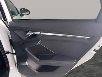Audi A3 1.4 TFSIe 40 S line Sportback Plug-in S Tronic 13kWh (204 ps) - 