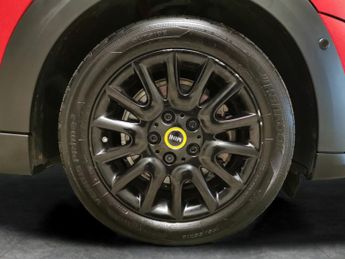 Mini Electric Hatch Cooper SE 32.6kWh Level 3 (184 ps) - HEATED SEATS - INTERIOR LIG