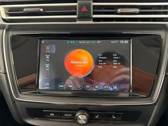MG Mg5 61.1kWh Exclusive Long Range (156 ps) - NAV - LANE DEPARTURE  - 
