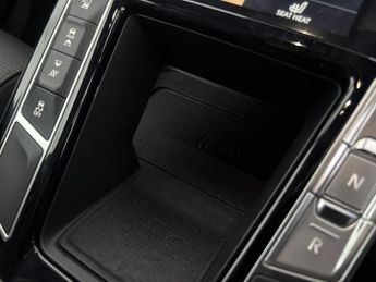 Jaguar I-PACE 400 90kWh R-Dynamic HSE Black 4WD (400 ps) - HEAT AND COOL SEATS