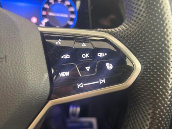 Volkswagen Golf 2.0 TDI R-Line DSG (150 ps) - PARK SENSORS - KEYLESS START
