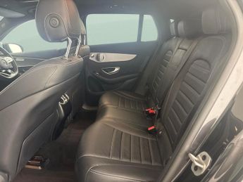 Mercedes-Benz EQC EQC 400 80kWh AMG Line (Premium) 4MATIC (408 ps) - REVERSE CAM -