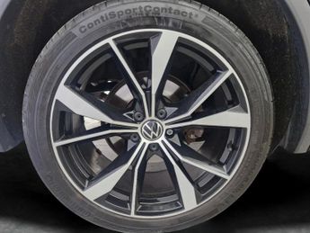 Volkswagen Tiguan 1.5 TSI R-Line DSG (150 ps) - HEATED SEATS - NAV - ASSISTANCE PA