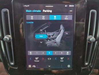 Volvo XC40 Recharge 69kWh Core (231 ps) - BLACK ROOF RAILS - ACTIVE LANE AS