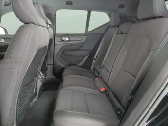 Volvo XC40 Recharge 69kWh Core (231 ps) - BLACK ROOF RAILS - ACTIVE LANE AS