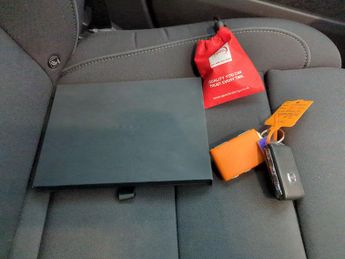 Volvo XC40 Recharge 69kWh Core (231 ps) - BLACK ROOF RAILS - ACTIVE LANE AS
