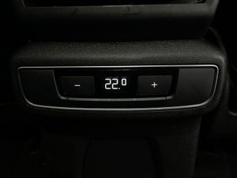 Audi Q4 E-tron 40 S line 82kWh (204 ps) - CARPLAY - LED - REVERSE CAM