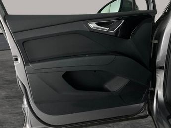 Audi Q4 E-tron 40 S line 82kWh (204 ps) - CARPLAY - LED - REVERSE CAM