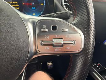 Mercedes-Benz EQA EQA 350 66.5kWh AMG Line 4MATIC (292 ps) - NAV - ADAPTIVE LIGHTS