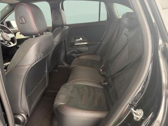 Mercedes-Benz EQA EQA 350 66.5kWh AMG Line 4MATIC (292 ps) - NAV - ADAPTIVE LIGHTS