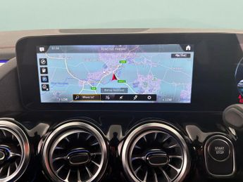Mercedes-Benz EQA EQA 350 66.5kWh AMG Line 4MATIC (292 ps) - NAV - ADAPTIVE LIGHTS