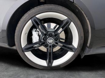 Porsche Taycan Performance Plus 93.4kWh 4S 4WD (11kW Charger) (571 ps) - NAV