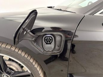 Porsche Taycan Performance Plus 93.4kWh 4S 4WD (11kW Charger) (571 ps) - NAV