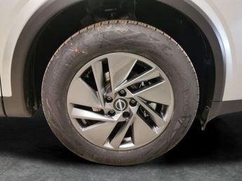 Nissan Qashqai 1.3 DIG-T MHEV Acenta Premium XTRON (158 ps) - BLIND SPOT ASSIST
