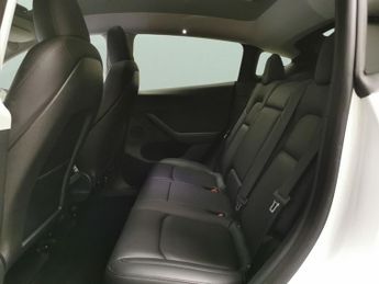 Tesla Model Y SUV RWD (346 ps) - WIFI - BLIND SPOT ASSIST - BLUETOOTH