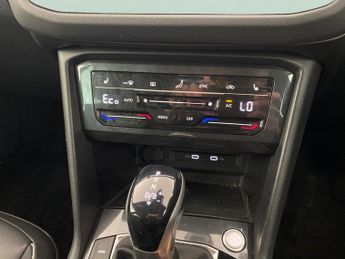 Volkswagen Tiguan 1.4 TSI 13kWh R-Line Plug-in DSG (245 ps) - CLIMATE CONTROL