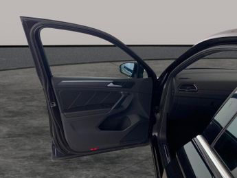 Volkswagen Tiguan 1.4 TSI 13kWh R-Line Plug-in DSG (245 ps) - CLIMATE CONTROL