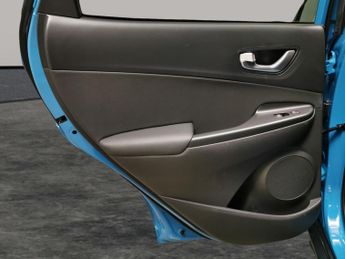 Hyundai Kona 64kWh Ultimate (10.5kW Charger) (204 ps) - NAV - HEATED SEATS