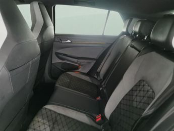 Volkswagen Golf 1.5 eTSI MHEV R-Line DSG (150 ps) - LED - HEATED STEERING - WIFI