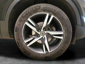 Volvo XC40 1.5 T3 R-Design (163 ps) - PARK ASSIST - LED - LANE DEPARTURE