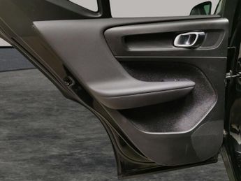 Volvo XC40 1.5 T3 R-Design (163 ps) - PARK ASSIST - LED - LANE DEPARTURE