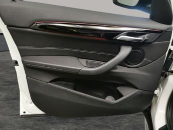 BMW X1 2.0 18d xLine sDrive (150 ps) - CARPLAY - PARK ASSIST - LED