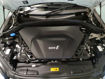 BMW iX2 30 66.5kWh M Sport xDrive (11kW Charger) (313 ps) - ALCANTARA - 