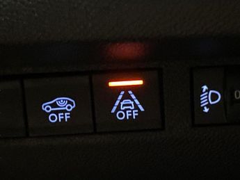 Peugeot E-2008 50kWh Active Premium + (7kW Charger) (136 ps) - LED - NAV - BLUE