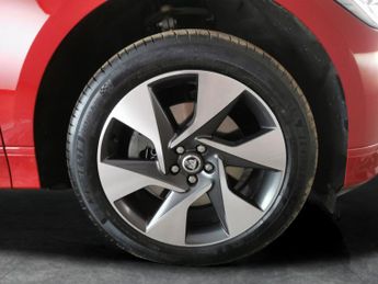 Jaguar I-PACE 400 90kWh R-Dynamic SE Black 4WD (400 ps) - KEYLESS ENTRY - LED
