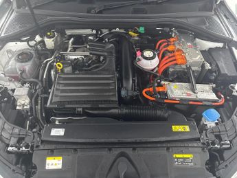 Audi A3 1.4 TFSIe 40 S line Sportback Plug-in S Tronic 13kWh (204 ps) - 