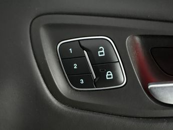 Ford Kuga 2.0 TDCi Vignale Powershift AWD (180 ps) - REVERSE CAM - NAV